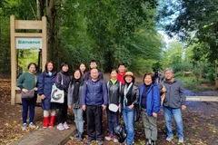 广外法国校友会与北二外法国校友会联合组织秋游捡栗子活动圆满举行